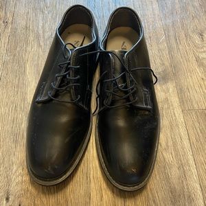 Men’s dress shoes